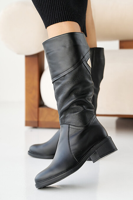 Women's black winter leather boots. Boots. Color: black. #2505481