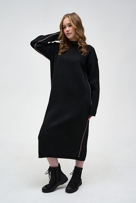 Schwarzes Captur-Kleid mit dekorativem Marsala-Streifen - #4038503