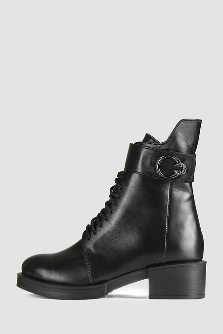 Стильные кожаные зимние ботинки с пряжкой на небольшом каблуке - #4205701