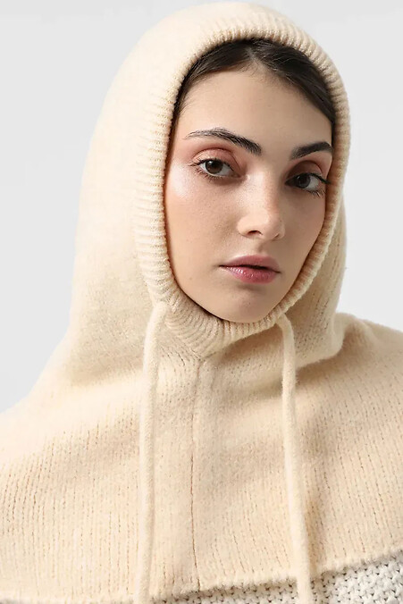 Women's knitted cowl in beige color - #4038841