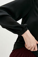 Черная блуза 1003 из софта с длинными рукавами-фонариками Garne 3037000 фото №4