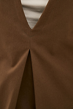 Brązowa biurowa sukienka NOON z głębokim rozcięciem i plisą z tyłu Garne 3037006 zdjęcie №4