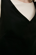 Schwarzes Büro-Sommerkleid NOON mit tiefem Schlitz und Falte am Rücken Garne 3037009 Foto №4