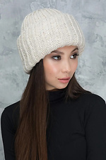 Women's voluminous knitted hat Vyuga beige  4051012 photo №1