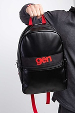 Mały czarny plecak ze sztucznej skóry z zewnętrzną kieszenią GEN 9005015 zdjęcie №1