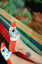 Farbige rubinrote Fußabdrücke M-SOCKS 2040018 Foto №5