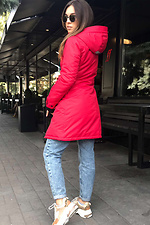 Winter verlängerte Parkajacke rot mit Leggings und Kapuze AllReal 8042019 Foto №4