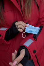Winter verlängerte Parkajacke rot mit Leggings und Kapuze AllReal 8042019 Foto №5