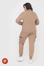 Isolierter Anzug OLESYA beige Farbe Garne 3041024 Foto №4