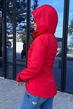 Красная осенняя куртка ветровка с капюшоном. AllReal 8042026 фото №4