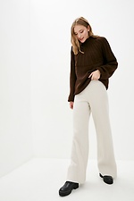 Теплый полушерстяной свитер оверсайз коричневого цвета  4038030 фото №1