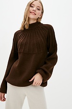 Теплый полушерстяной свитер оверсайз коричневого цвета  4038030 фото №4