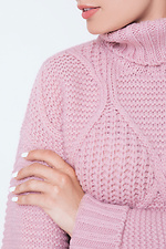 Różowy sweter z golfem w stylu romb  4037036 zdjęcie №2