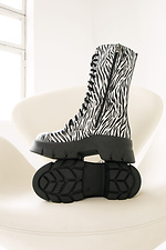 Hohe Damenstiefel aus Leder mit Zebramuster  4207036 Foto №4