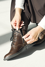 Women's leather classic demi-season boots in brown color  4207039 photo №3