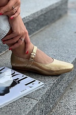 Шкіряні туфлі - балетки золотого кольору з пряжкою Garne 3200044 фото №6