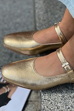 Шкіряні туфлі - балетки золотого кольору з пряжкою Garne 3200044 фото №7