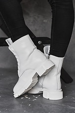 Белые зимние ботинки в армейском стиле на платформе  8019047 фото №6