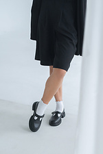 Schwarze Damen-Low-Top-Schuhe aus Leder.  4206057 Foto №4