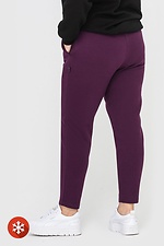 Утепленные зауженные штаны на флисе фиолетового цвета Garne 3041061 фото №3