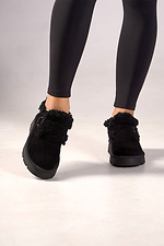 Kurze schwarze Winterstiefel aus Naturveloursleder 4207064 Foto №5