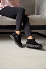 Kurze schwarze Winterstiefel aus Naturveloursleder 4207064 Foto №6