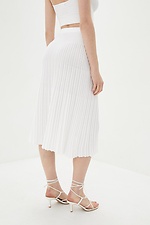 Knitted pleated midi skirt in white  4038065 photo №3