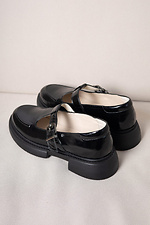Flache Schuhe aus schwarzem Lackleder  4206065 Foto №3