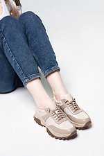 Damen-Sneaker aus einer Kombination aus Leder und Wildleder in der Farbe Cappuccino. 4206073 Foto №3