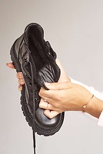 Короткие зимние ботинки из черной кожи на шнурках 8019074 фото №6