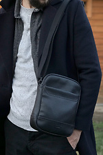 Черная сумка мессенджер прямоугольной формы с широким наплечным ремнем Mamakazala 8038076 фото №1