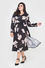 Атласное платье NABILL с разрезом черного цвета в цветочный принт Garne 3041077 фото №2