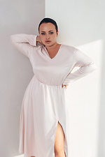 Атласна сукня NABILL з розрізом пудрового кольору Garne 3041079 фото №2