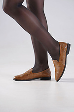 Коричневий