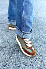 Damen-Sneaker aus olivgrünem Leder und Wildleder  4207083 Foto №1