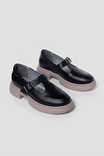 Schwarze Damen-Low-Top-Schuhe aus Leder mit beigen Sohlen.  4206092 Foto №1