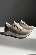 Стильні жіночі бежеві кросівки з лаковими вставками 4206094 фото №2