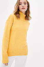 Желтый шерстяной свитер оверсайз с высоким горлом 4038098 фото №1