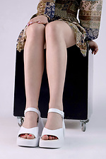 White leather sandals on a high sole  4206099 photo №2