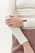 Bodycon-Pullover aus SAKEE-Rippstrick mit seitlichen Zugbändern Garne 3040100 Foto №6