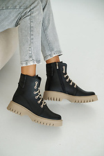 Женские зимние кожаные ботинки черно - бежевого цвета  2505103 фото №10