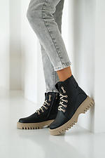 Жіночі зимові шкіряні черевики чорно-бежевого кольору.  2505103 фото №12