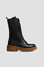 Hohe schwarze Halbsaisonstiefel mit brauner Sohle  4206103 Foto №1