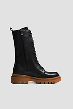 Hohe schwarze Halbsaisonstiefel mit brauner Sohle  4206103 Foto №2