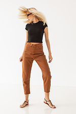 Cropped-Jeans mit hoher Taille und roter Banane  4009106 Foto №4