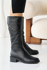 Жіночі зимові шкіряні черевики чорного кольору  2505109 фото №1