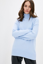 Голубой шерстяной свитер оверсайз с высоким горлом  4038112 фото №1