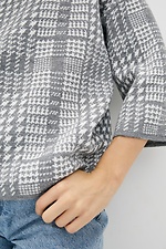 Krótki sweter z domieszką wełny z symetrycznym wzorem i stójką  4038114 zdjęcie №4