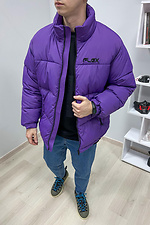 Короткая зимняя куртка пуховик фиолетового цвета ТУР 8037121 фото №1