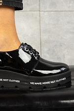 Черные женские туфли оксфорды из лаковой кожи на платформе 8018131 фото №6